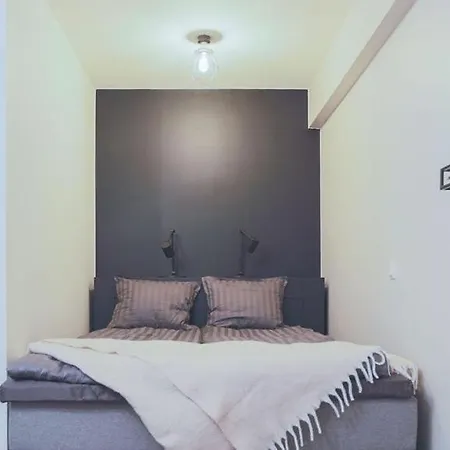 In The Middle Of The And Free Parking Spot Apartament *